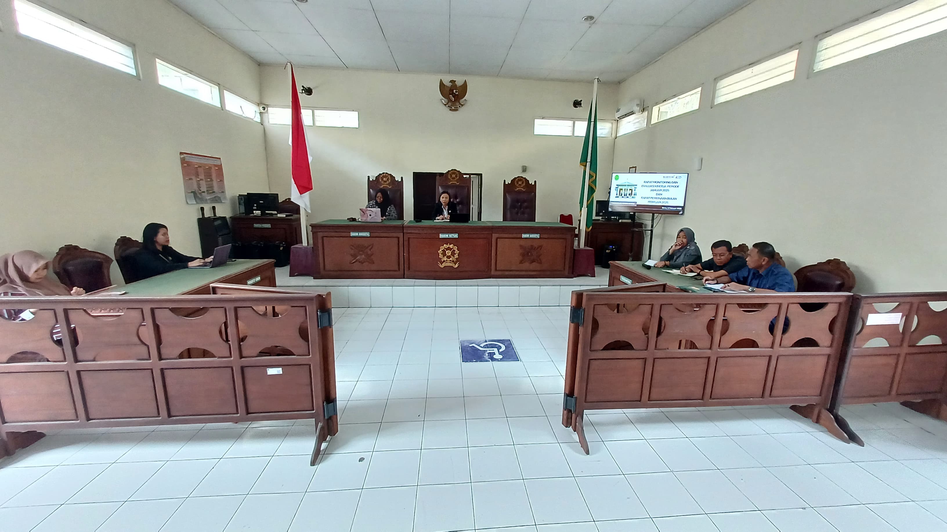 rapat januari 2025